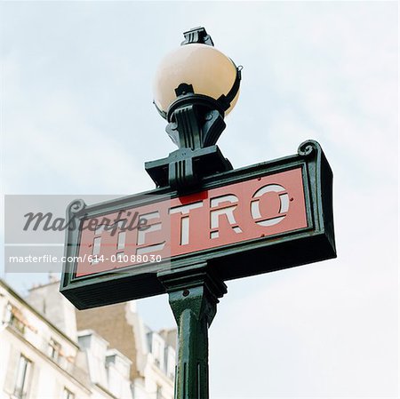 Signe de métro Paris