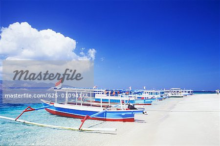 Bateaux amarrés sur la plage, Bali, Indonésie