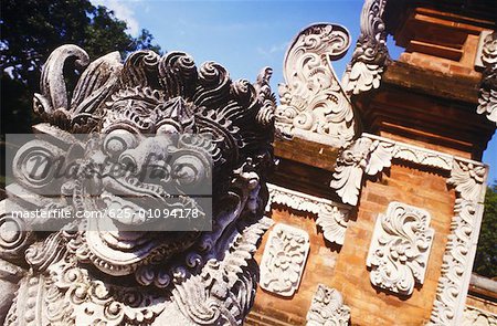 Gros plan d'une statue dans un temple, Bali, Indonésie