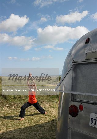 Femme faisant du Yoga