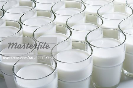 Gläser Milch