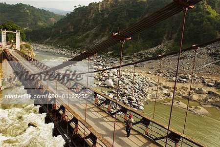 Pont sur une rivière, Chamba, Himachal Pradesh, Inde