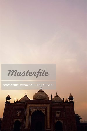 Silhouette d'une mosquée, Taj Mahal Agra, Uttar Pradesh, Inde