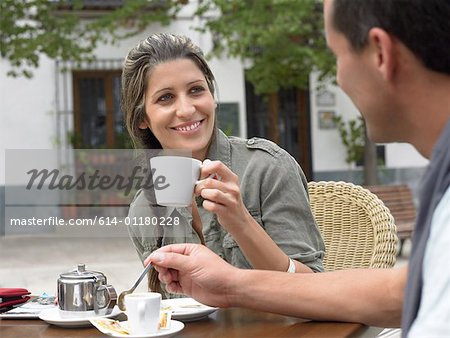 Couple pause-café