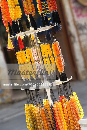 Perlen zu verkaufen in Flohmarkt, Athen, Griechenland