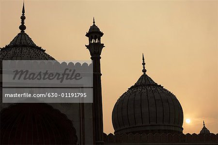 Silhouette d'une mosquée au coucher du soleil, Jama Masjid, New Delhi, Inde