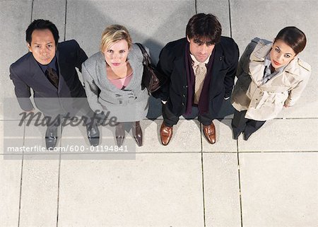 Portrait de groupe de gens d'affaires