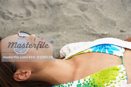 Portrait de femme à la plage