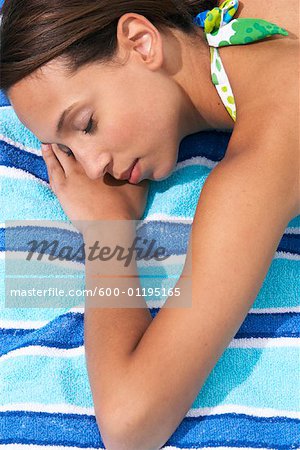 Portrait de femme à la plage