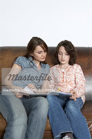 Mutter und Tochter-Lesung zusammen