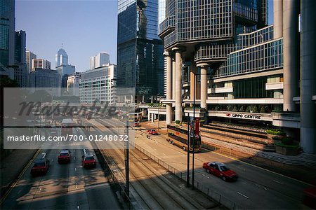 Trafic sur Queensway Road, Hong Kong, Chine