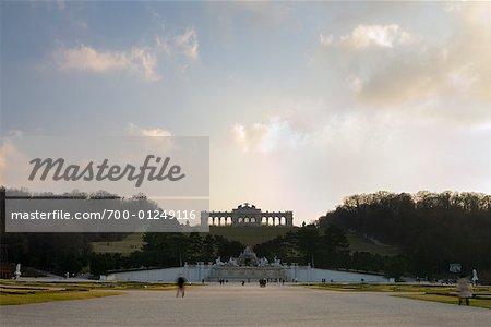 Gloriette, Neptunbrunnen, Gärten von Schönbrunn, Wien