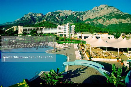 Vue grand angle d'une piscine à un tourist resort Mirage Park Resort Hotel, Antalya, Turquie