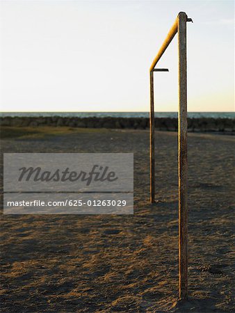 Torpfosten am Strand, Cartagena, Kolumbien