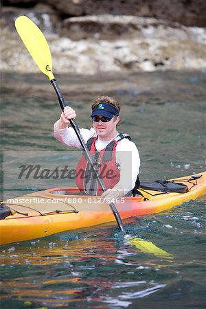 Homme, kayak en mer de Cortez, Baja, Mexique
