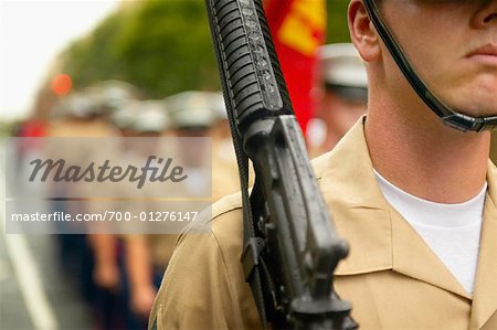NOUS, les soldats à la Parade du jour du souvenir