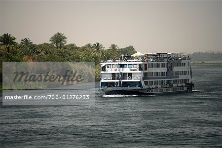 Kreuzfahrtschiff auf dem Nil, Kom Ombo, Ägypten