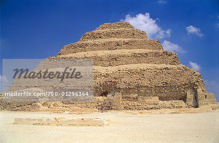 Pyramide à degrés de Djéser Sakkara, Egypte