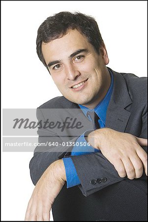 Portrait d'un homme d'affaires souriant