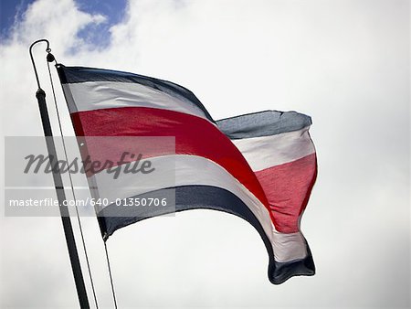 Faible angle vue du drapeau Costa Rica