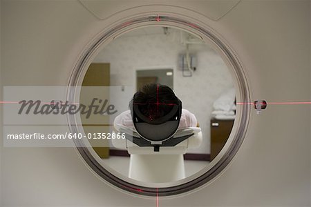 Patient féminin, obtenir un CT-scan