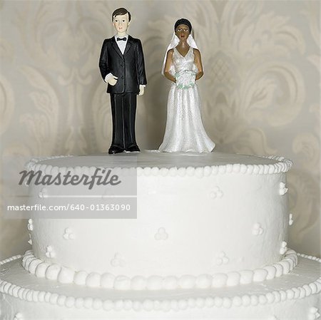 Hochzeitstorte visuelle Metapher mit figürchen Kuchen Spitzenwerken