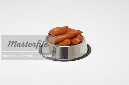Würstchen in Dog Bowl