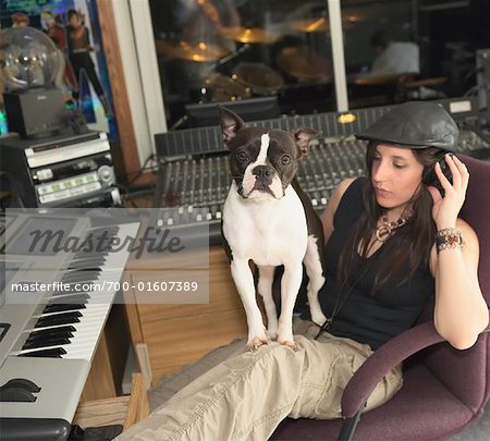 Femme en Studio d'enregistrement