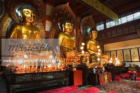 Statues de Bouddha dans le temple