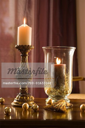 Kerzen auf den Tisch