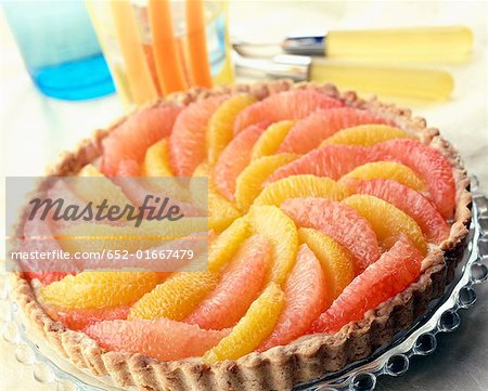 Zitrusfrüchte-Torte mit Balsamico-Essig-Mürbeteig