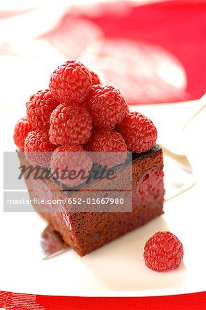 Dark chocolate cake with raspberries