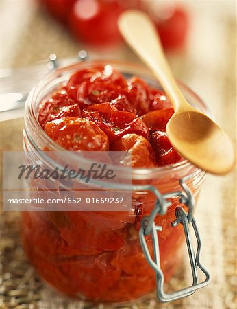 Cherry-Tomaten in Öl konserviert