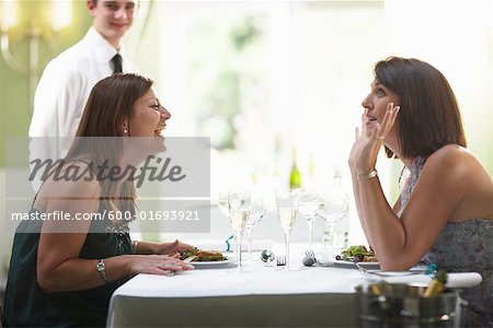 Frauen im Restaurant