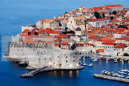 Altstadt von Dubrovnik im Morgengrauen, Kroatien