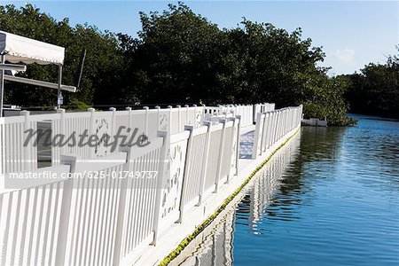 Pont sur une rivière, Florida Keys en Floride, USA