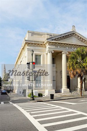 Palme vor einer Bank, National Bank von South Carolina, Charleston, South Carolina, USA