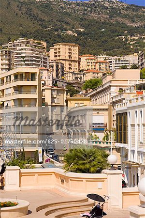 Gebäude vor einem Berg, Monte Carlo, Monaco