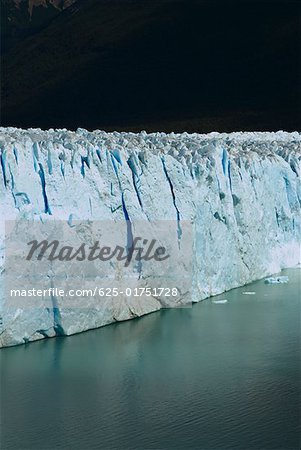 Glaciers dans un lac, Glacier Moreno, Argentine Glaciers National Park, lac Argentino, El Calafate, Patagonie, Argentine