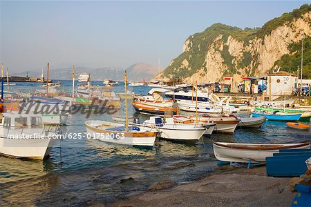 Bateaux à quai, Marina Grande, Capri, Campanie, Italie