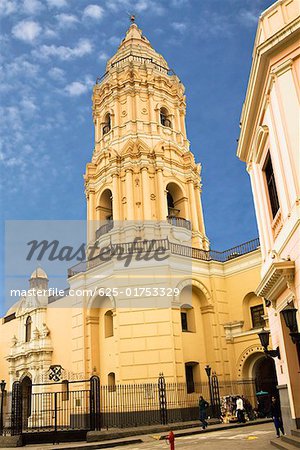 Vue d'angle faible d'une église, église de Saint-Domingue et de couvent, Lima, Pérou