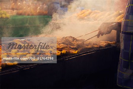 Straßenhändler Kochen Huhn, Bangkok, Thailand