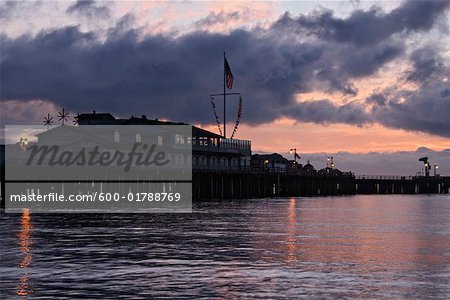 Santa Barbara Pier à l'aube, Santa Barbara, Californie, USA