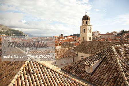 Tour de l'église et les toits de la ville, Dubrovnik, Croatie