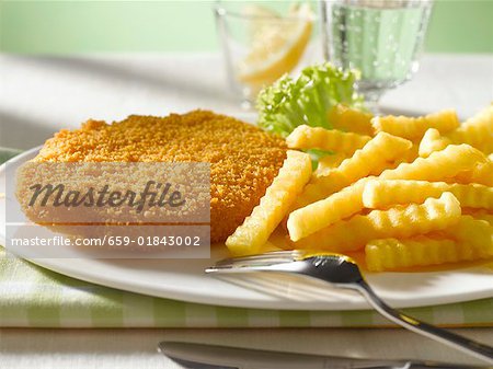 Wiener Schnitzel (breaded veal escalope) with chips