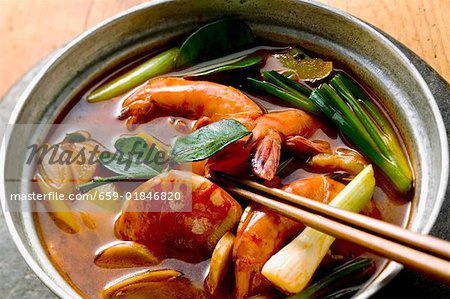 Soupe de crevettes avec les oignons de printemps (Thaïlande)