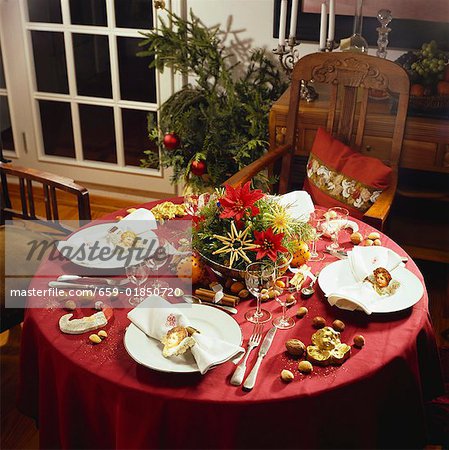 Table festive de Noël en rouge