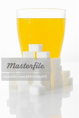 Orangeade & sugar cubes (picture symbolising high sugar content)