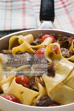 Pappardelle à la queue de bœuf braisée et tomates