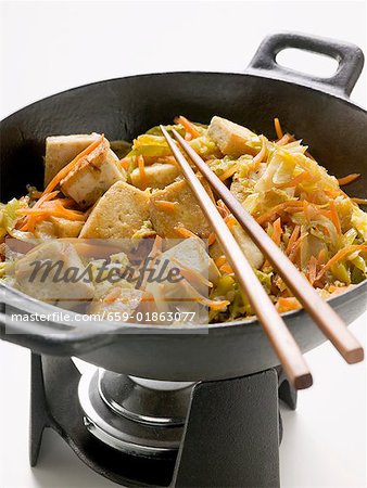 Tofu aux légumes au wok